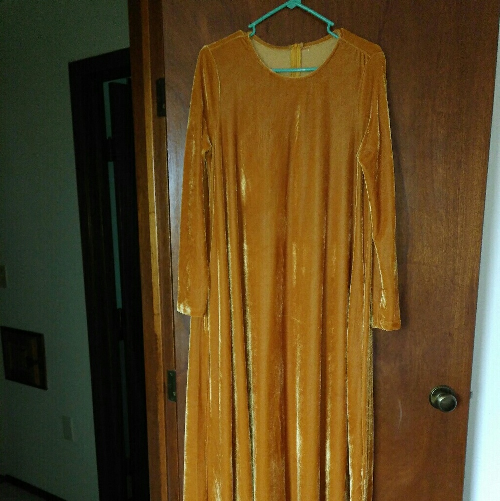 Cozy velvet abaya